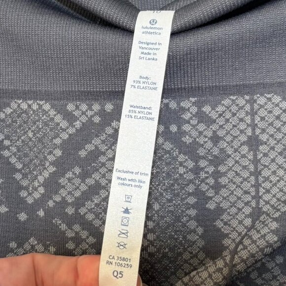 Lululemon In The Flow Ruched Crop Leggings Snake Print, Size 10 - Picture 5 of 10